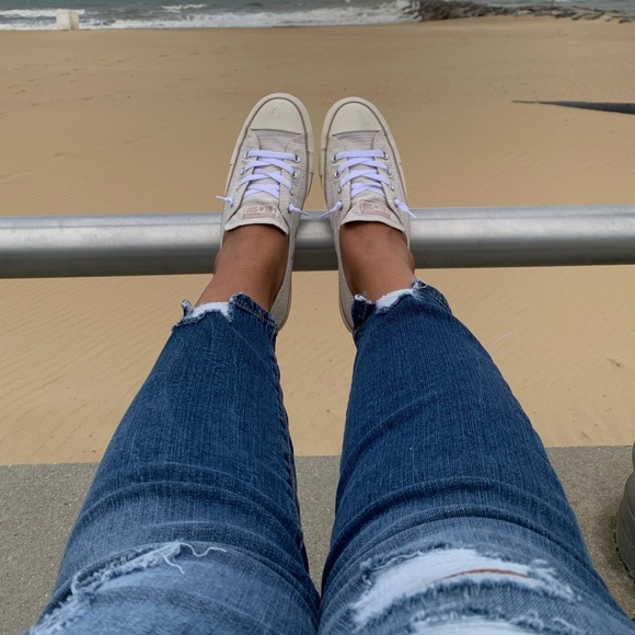 LOVE, EMBRACE & TREAT YOUR THICK 🥰 - Picture 3 of 9